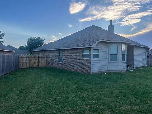 4th image of 2400 Rookhaven Ln