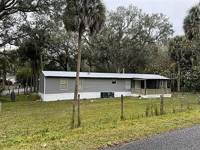 3 bed, 2.0 bath, 924 sqft, $1,195 — Photo 2