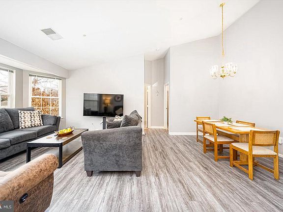 5th image of 1310 Sheridan Pl #36-306