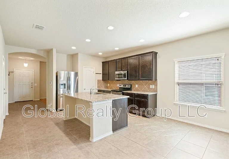 516 Stonebrook Dr — Photo 12