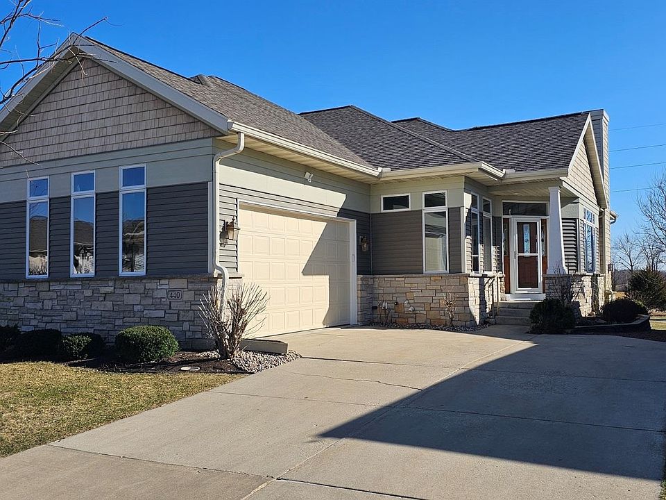 1st image of 440 Grandview Dr