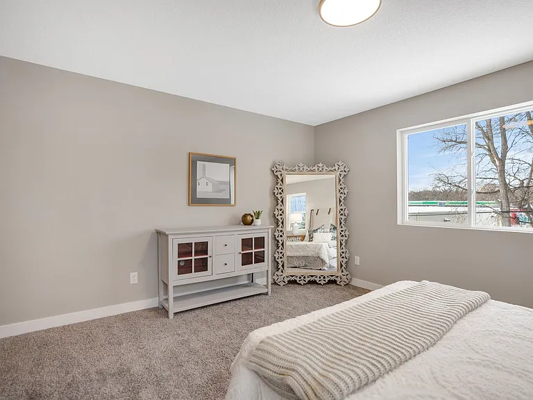 Available 07/01! New Build 4 bed 3 Bath in Hopkins! — Photo 24