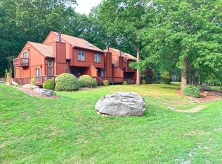 18 Crest Cir, Lakeville, PA 18438