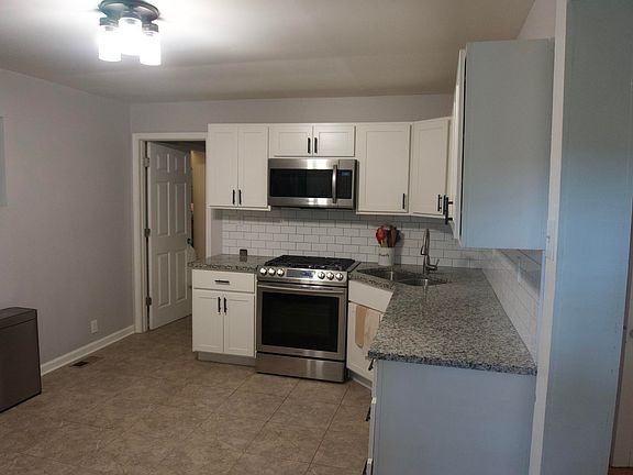 5th image of 362 S Main St