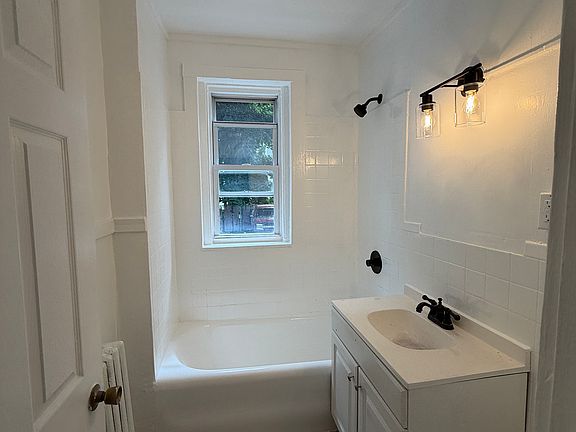 5th image of 20-22 Lincoln St #15