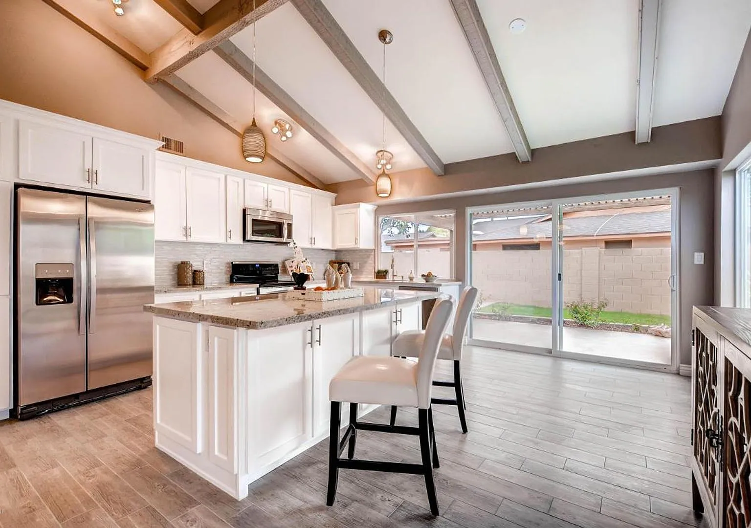 Stunning 3 Bed/2 Bath home in highly desirable McCormick Ranch Neighborhood — Photo 3