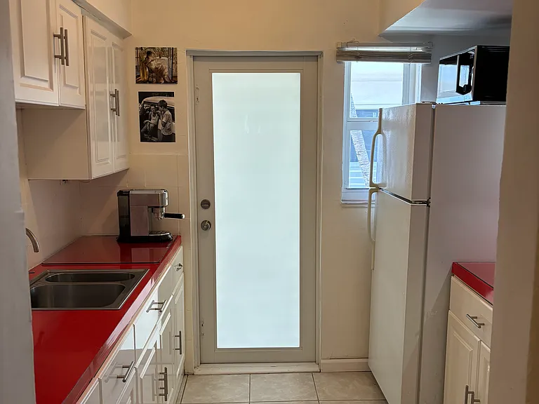 7424 Byron Ave #9B — Photo 33