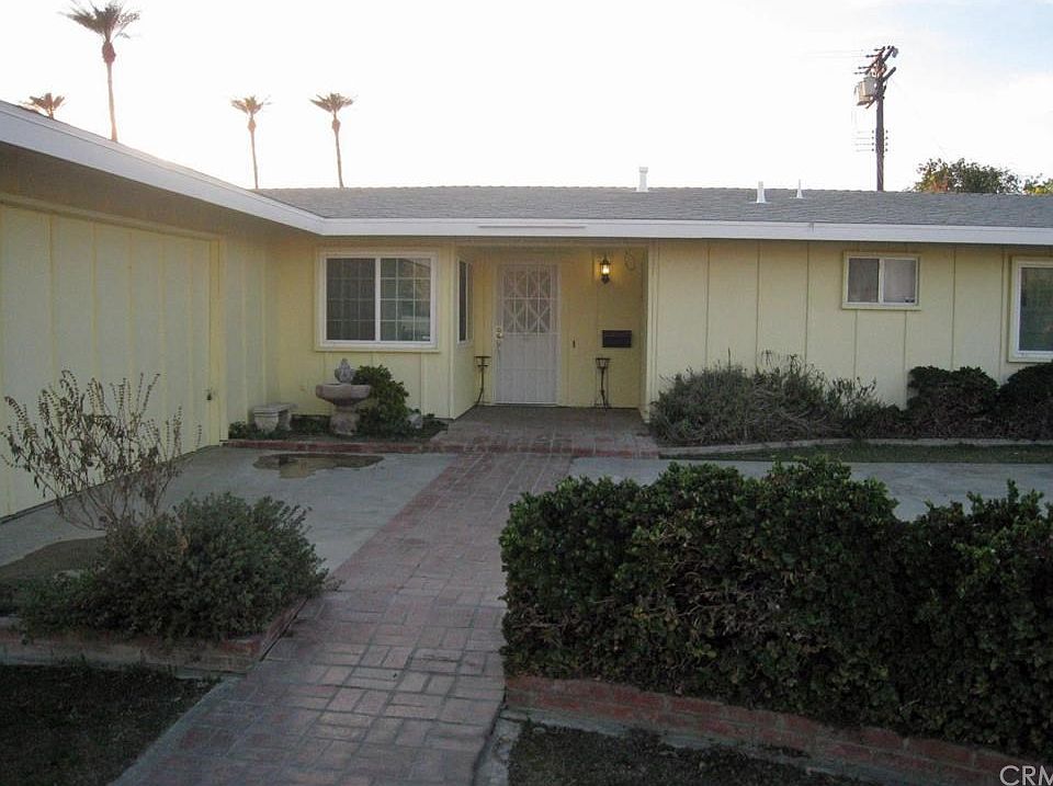 1st image of 44589 Sherwood Dr
