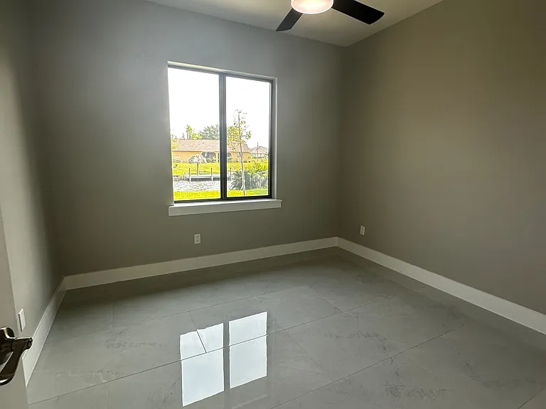 505 SW 15th Ter — Photo 8