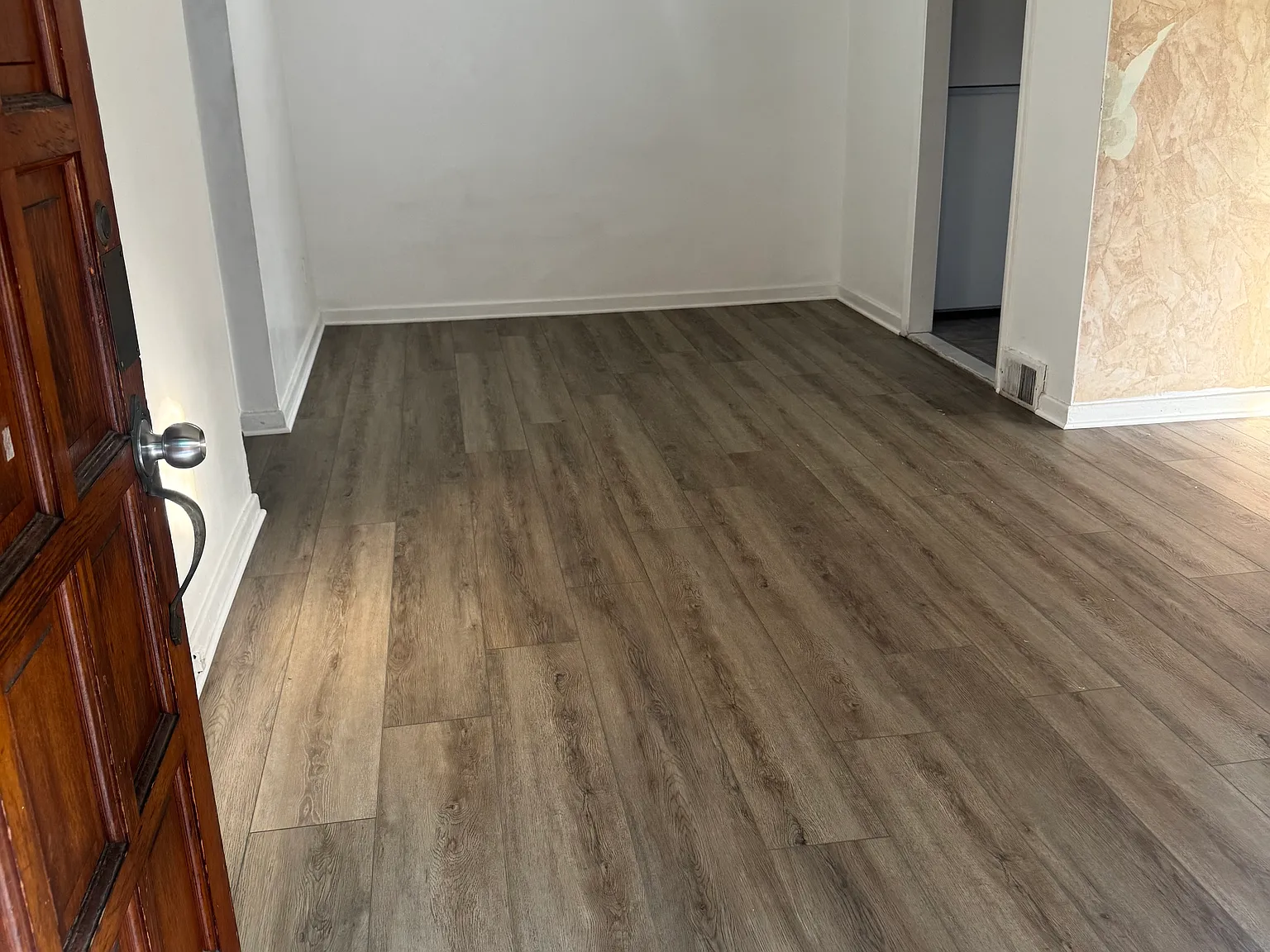 4 bed, 1046 sqft, $2,300 — Photo 3