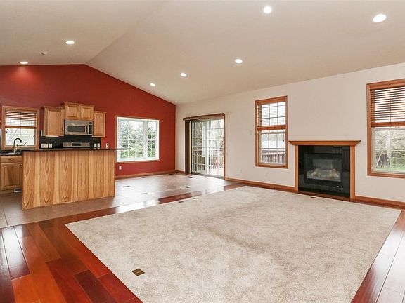 3rd image of 1049 Cory Ct