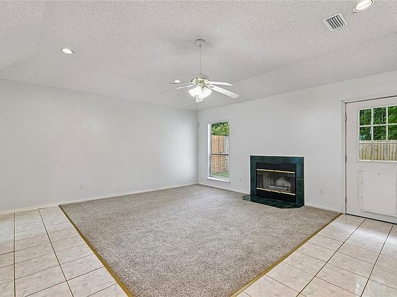 3rd image of 2605 Carrie Ln
