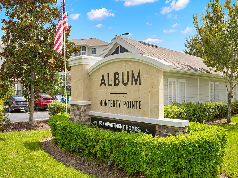 Album Monetary Pointe