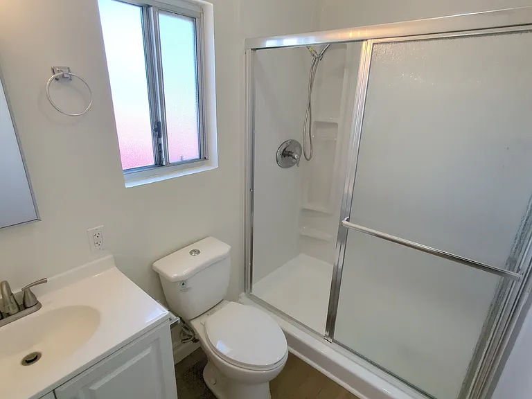 6804 Baird Ave #17 — Photo 11