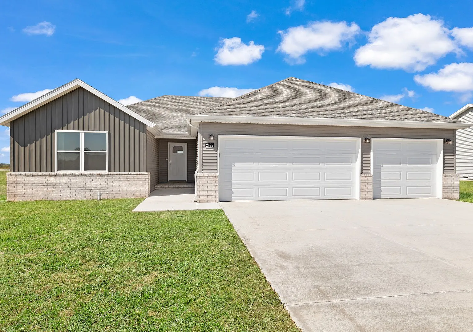 Brand New 3 Bedroom Home - Bolivar, Mo — Photo 1