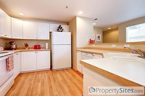 5th image of 2038 Newport Way NW
