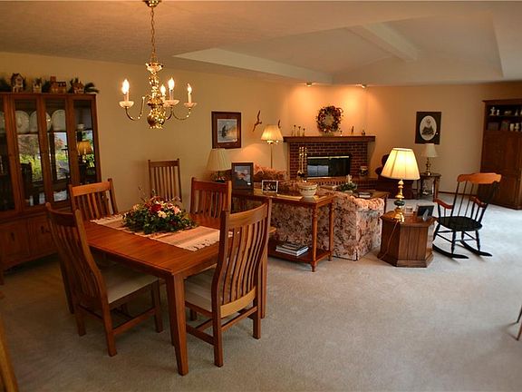 5th image of 33228 Glenwood Ct