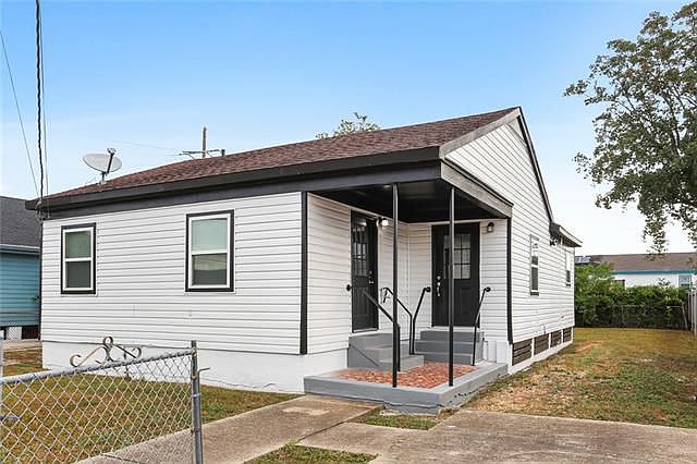 1st image of 6033 Baccich St