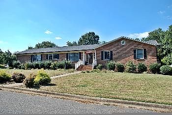 1st image of 2601 Woodwynn Dr