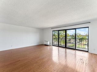 1150 River Rd APT 4F, Edgewater, NJ 07020