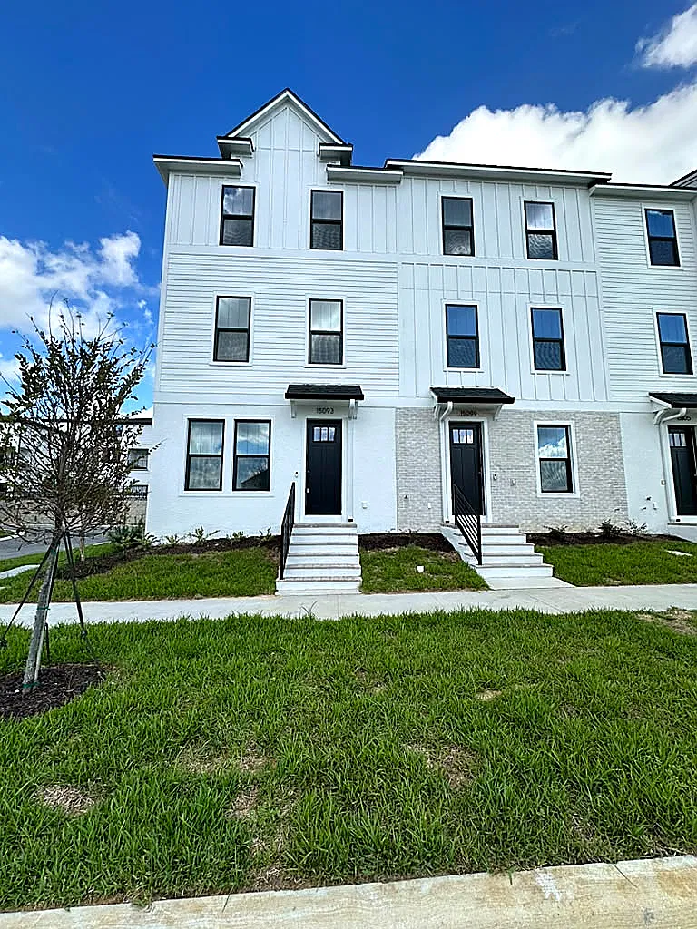PH 15093 Groveside Rd — Photo 2