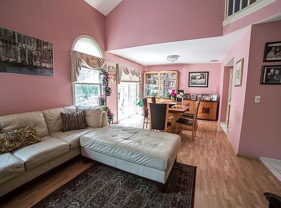 4th image of 3146 Carriage Way Dr