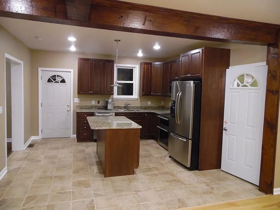 4 bed, 2.5 bath, 2263 sqft, $1,525 — Photo 2