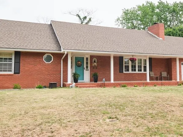 505 Norris Dr, Pittsburg, KS 66762