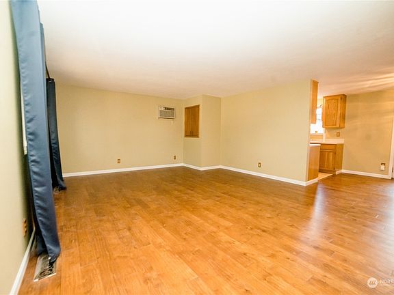 4th image of 1319 Umatilla St