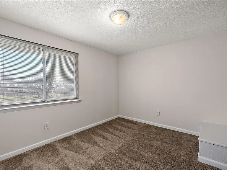 219 Ashland St — Photo 26