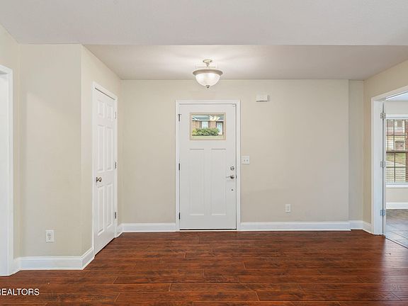 5th image of 8126 Broken Rock Ln