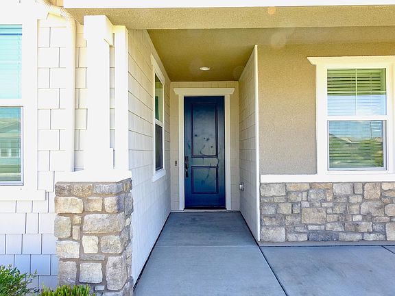 4th image of 2901 NE Sand Hills Ave