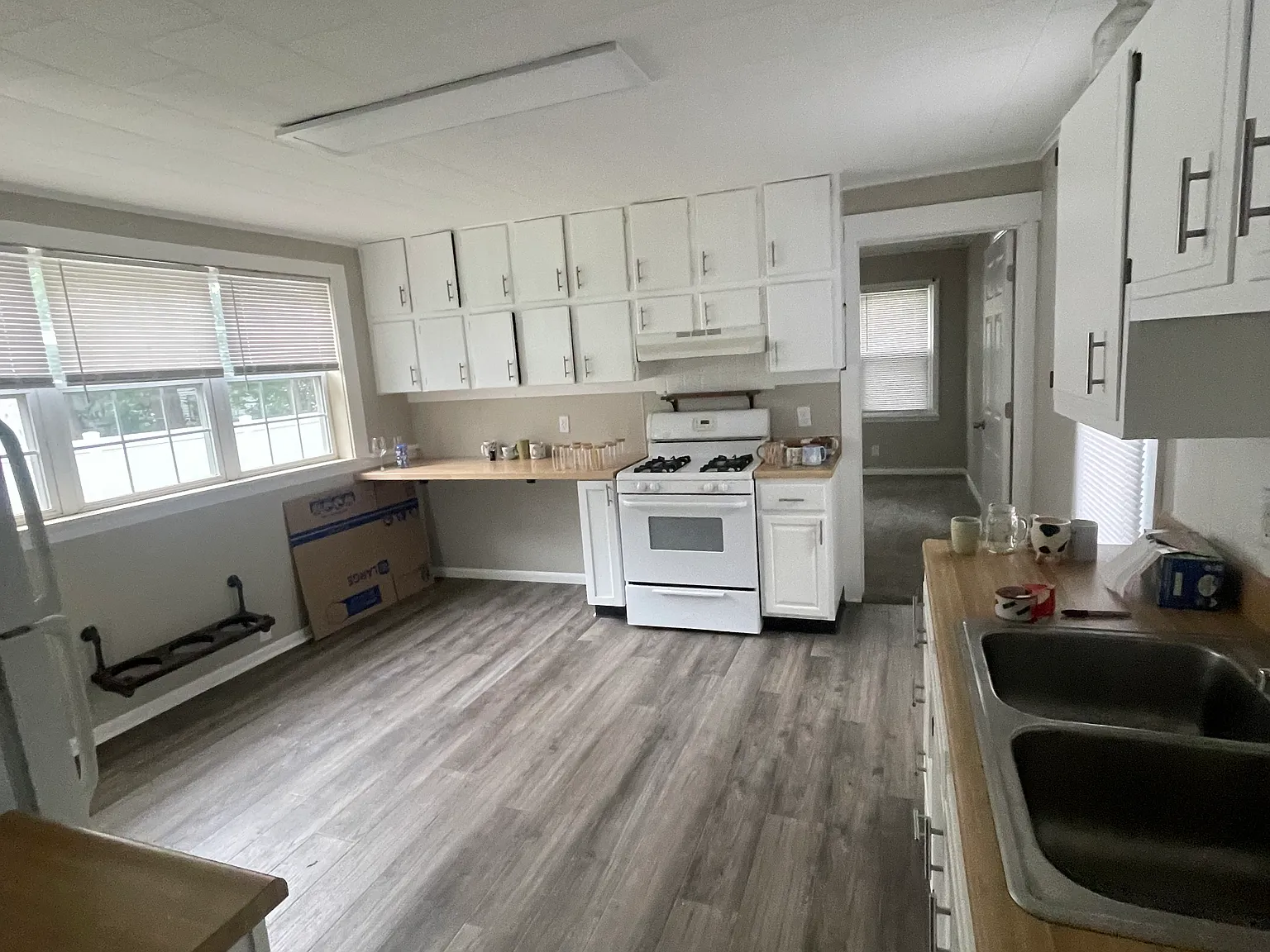3 bed, 1200 sqft, $1,200 — Photo 1