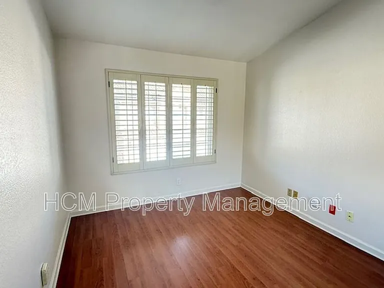 46 Almador — Photo 20