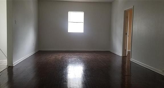 3rd image of 1041 Alvar St
