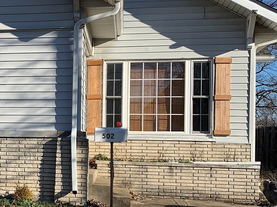 1st image of 502 W Grand Ave