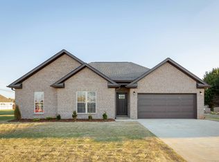 601 S Commons St W, Tuscumbia, AL 35645