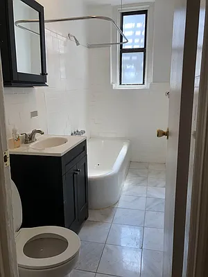 Rented by Lang Realty LLC | media 21