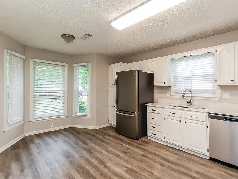 4805 Shallow Farm Dr — Photo 7