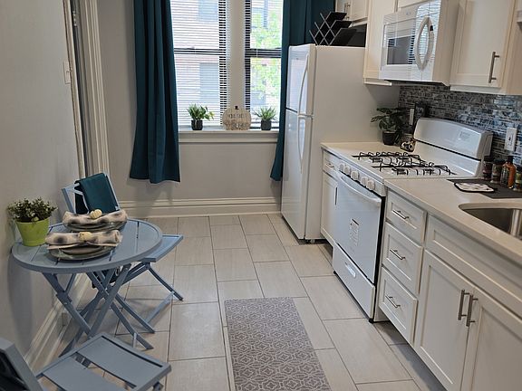 4th image of 327 N Taylor Ave APT 102