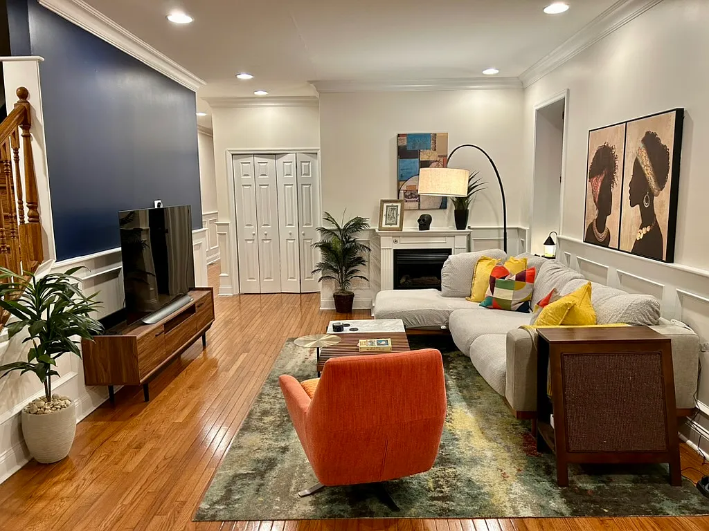 5 bed, 2470 sqft, $1,250 — Photo 2