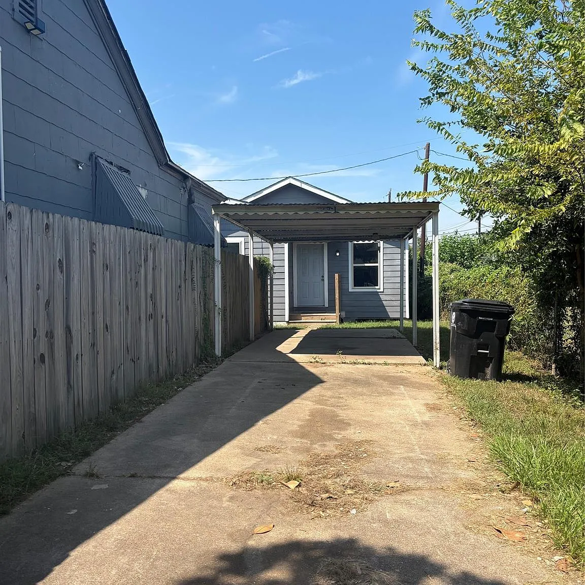 3 bed, 2.0 bath, 1051 sqft, $1,650 — Photo 2
