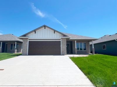 5932 S Spirea Ave, Sioux Falls, SD, 57108