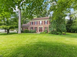 14 Turnburry Rd, Washington, NJ 07882