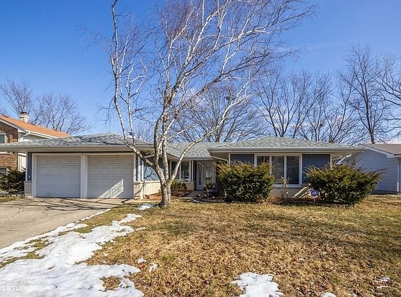 3rd image of 144 Richmond Dr