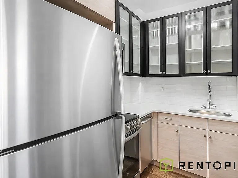 855 De Kalb Ave #2H — Photo 2
