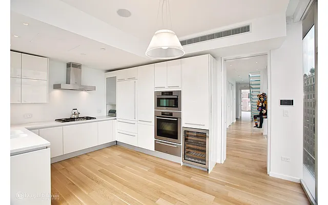 Rented by Douglas Elliman | media 21