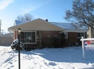 29651 Robert Dr, Livonia, MI 48150