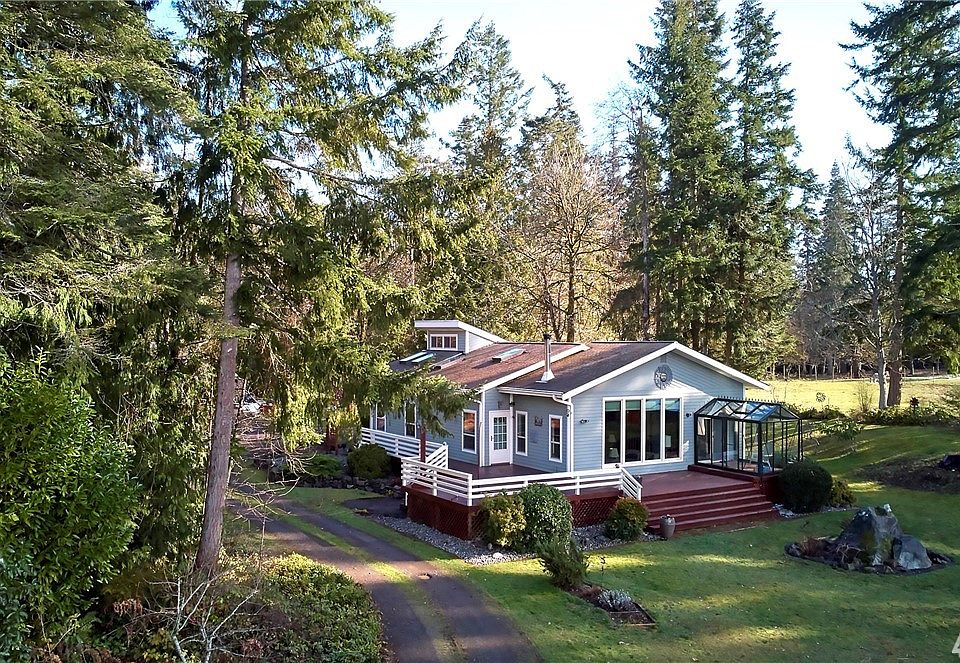 6102 Hilldale Road is privately located off of Beach Drive in Port Orchard, yet only a 15 minute drive to the Southworth-to-Seattle Ferry, which will be a fast ferry directly to downtown Seattle next year.  