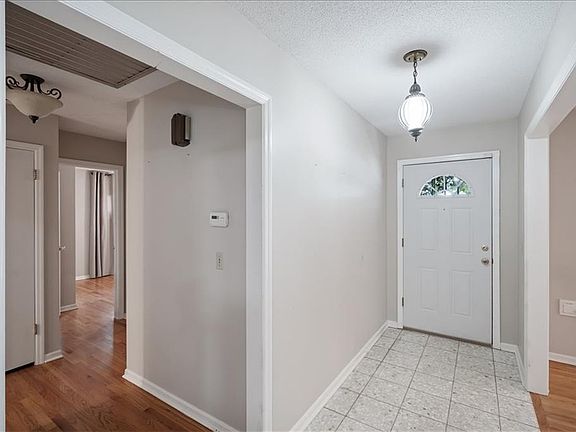 3rd image of 20 W 109th Ter